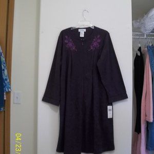 Collette Purple Robe XL Long Sleeve Embroidery on Front Zip Front